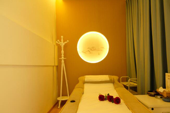 云南日式指压的寂静美学：在按压中听见雪落的声音