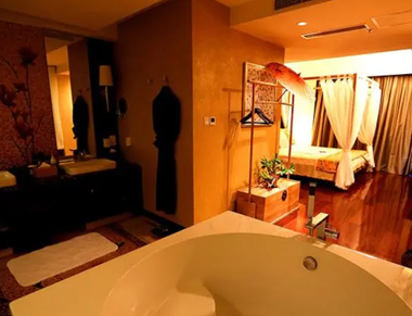 云南养生会所的黄昏恋：当爱情遇上八十岁